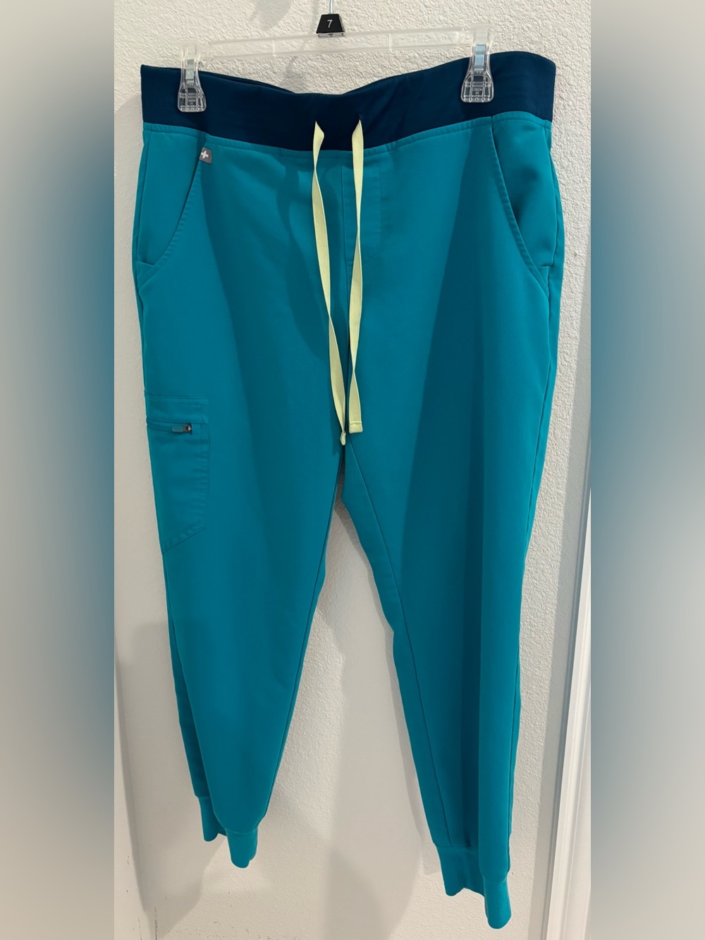 FIGS Women's Teal Zamora™ - Petite Jogger Scrub Pants - M - Petite / Teal
